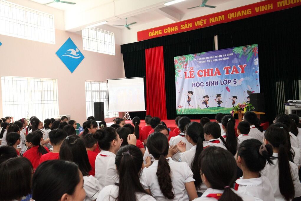 Trường TH Ba Đình tổ chức Lễ chia tay học sinh lớp 5