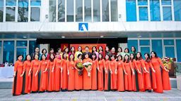 Trường Tiểu học Ba Đình tổ chức lễ tuyên dương khen thưởng nhân kỉ niệm 38 năm ngày Nhà giáo Việt Nam 20/11