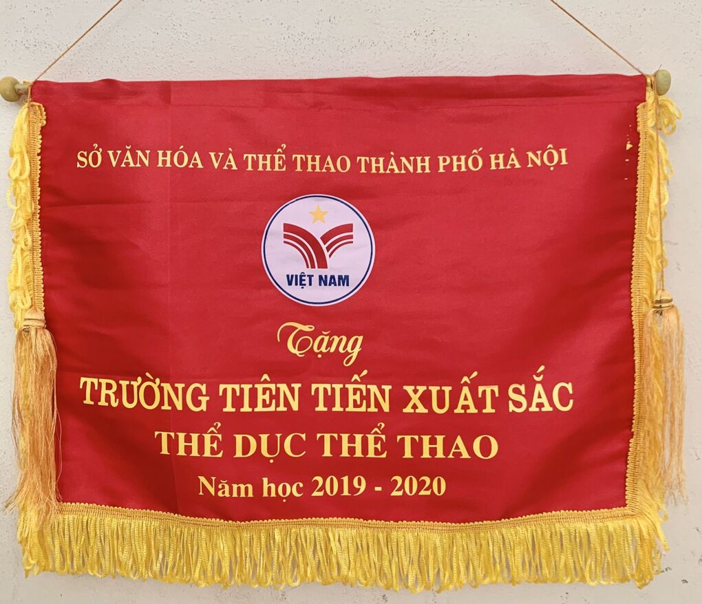 Trường Tiểu học Ba Đình vinh dự được nhận Danh hiệu "Trường Tiên tiến xuất sắc trong phong trào thể dục thể thao" năm học 2019 - 2020