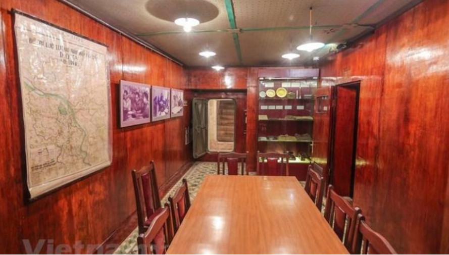 Khám phá căn hầm chỉ huy tác chiến 12 ngày đêm đánh B52 ở Hà Nội