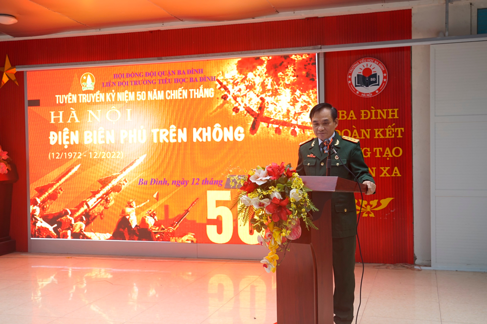 Liên đội trường Tiểu học Ba Đình tổ chức các hoạt động hướng tới kỷ niệm 50 năm Chiến thắng “Hà Nội – Điện Biên Phủ trên không” và 78 năm ngày thành lập Quân đội Nhân dân Việt Nam.