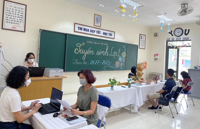 Hà Nội: Trường tiểu học tận tình hỗ trợ phụ huynh đăng ký tuyển sinh lớp 1
