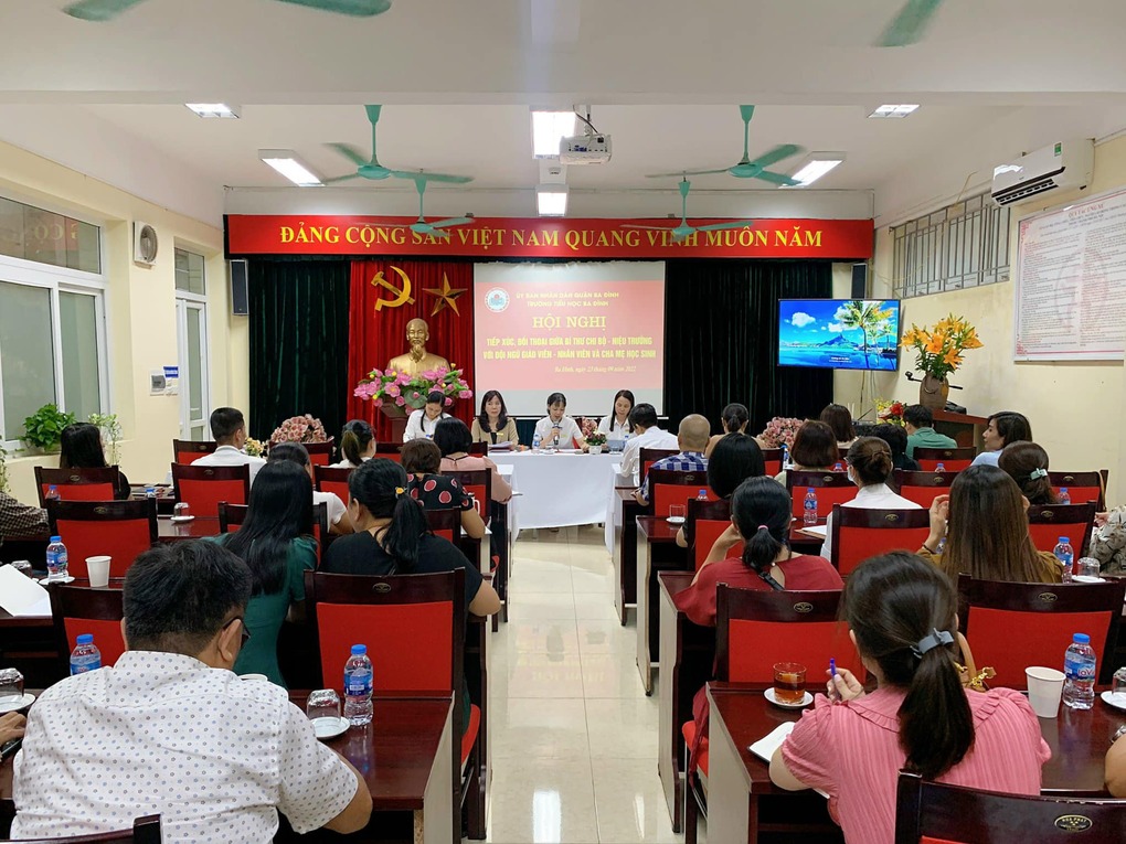 Hội nghị tiếp xúc, đối thoại giữa Bí thư chi bộ- Hiệu trưởng nhà trường với đội ngũ giáo viên, nhân viên và cha mẹ học sinh và Hội nghị Cha mẹ học sinh năm học 2022-2023