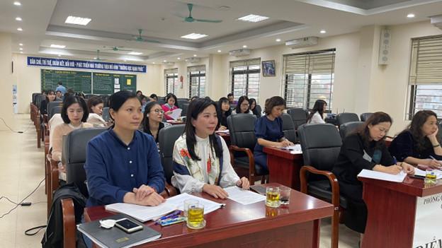 Giáo viên trường Tiểu học Ba Đình tích cực tham dự buổi tập huấn giới thiệu sách giáo khoa lớp 4 – CTPT 2018