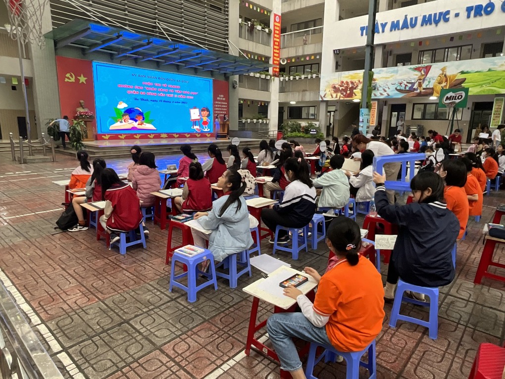 Học sinh trường Tiểu học Ba Đình hào hứng tham gia cuộc thi vẽ tranh hưởng ứng "Ngày sách và văn hóa đọc" năm 2023