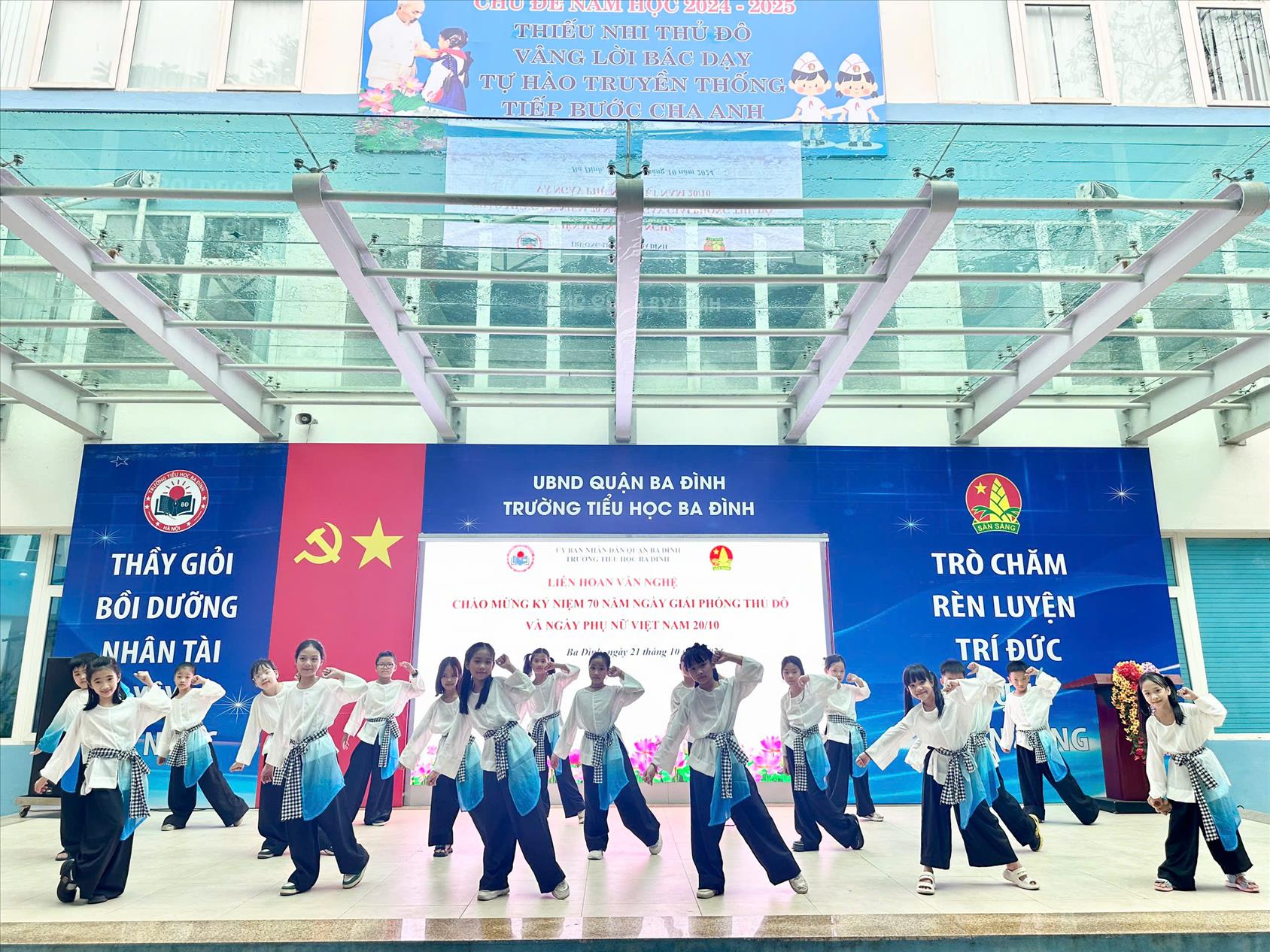 Liên hoan Văn nghệ Chào mừng Kỷ niệm 70 năm ngày Giải phóng Thủ đô - Tập thể lớp 4A3