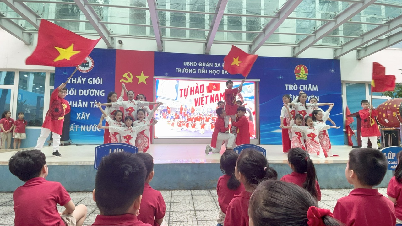 Liên hoan Văn nghệ Chào mừng Kỷ niệm 70 năm ngày Giải phóng Thủ đô - Tập thể lớp 4A1