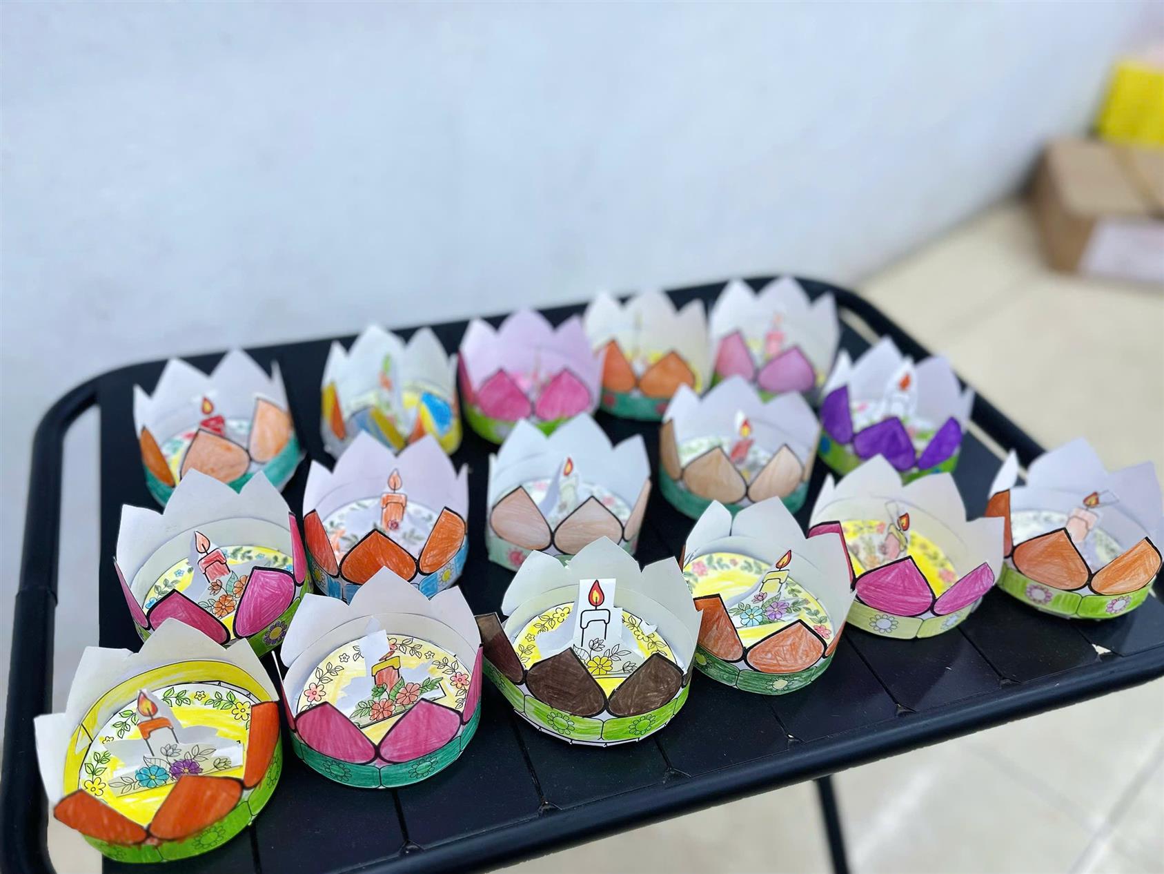 Món quà vô giá mùa Vu Lan - Học sinh Tiểu học Ba Đình tặng quà tri ân cha mẹ