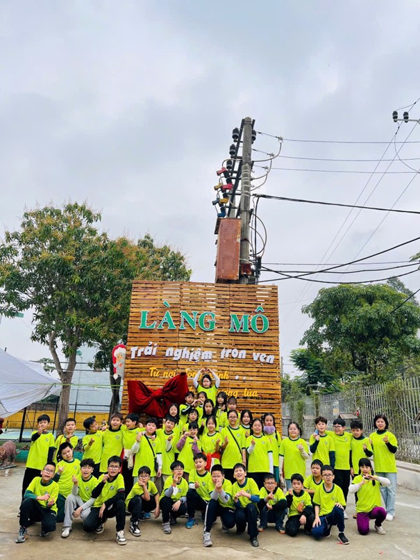 Trường Tiểu học Ba Đình tổ chức hoạt động trải nghiệm đầy thú vị tại Làng Mô