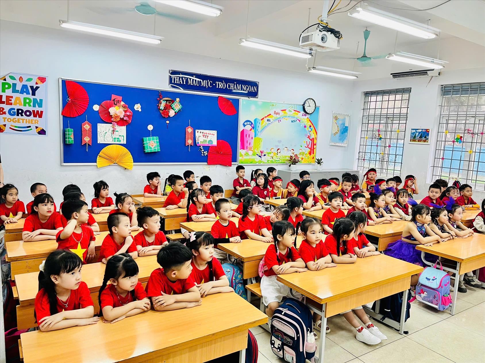 Trường Tiểu học Ba Đình rộn ràng chào đón các con học sinh trường Mẫu giáo số 5