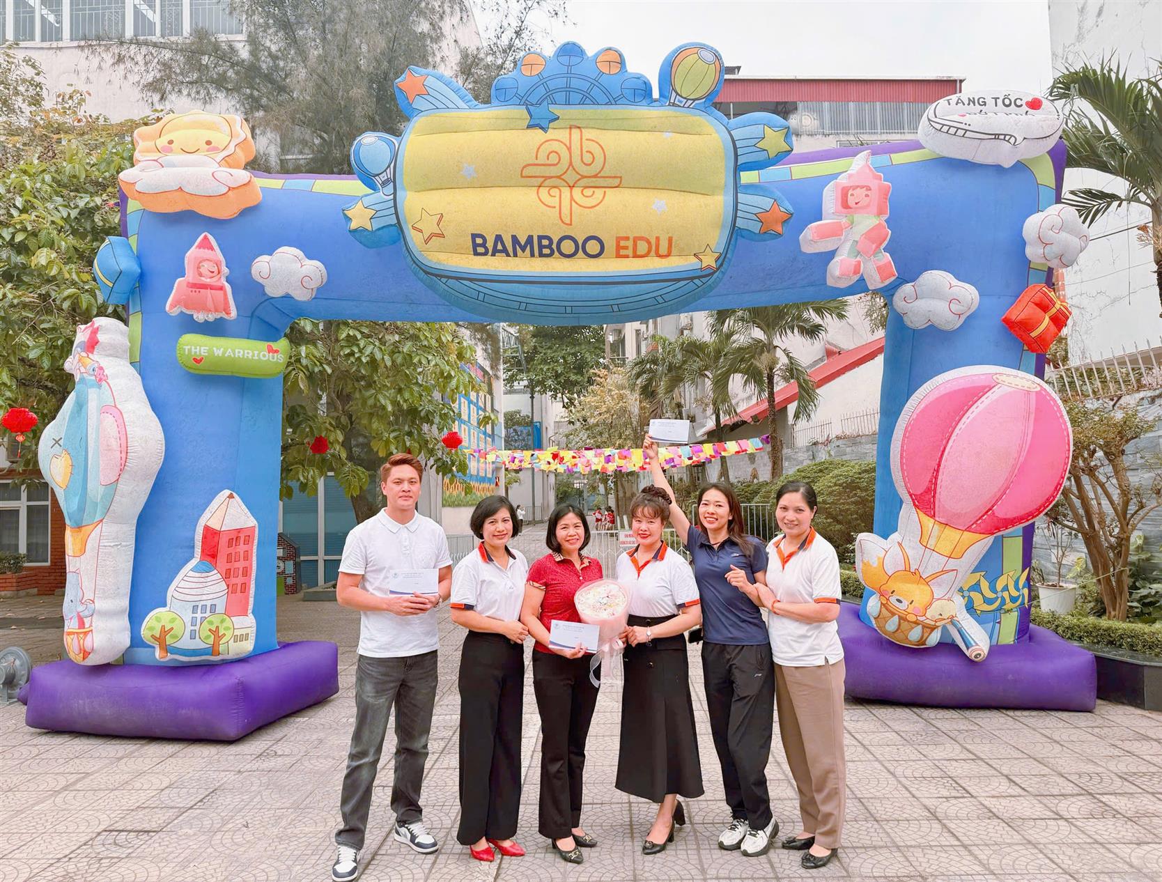 Trường Tiểu học Ba Đình chúc mừng các thầy cô giáo phụ trách bộ môn Giáo dục thể chất nhân dịp 80 năm Ngày truyền thống ngành thể dục, thể thao Việt Nam