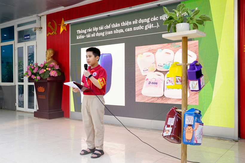 A picture containing text, floor

Description automatically generated