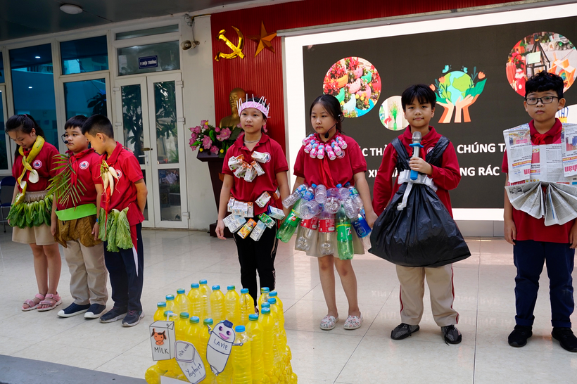 A picture containing person, sport, dancer

Description automatically generated