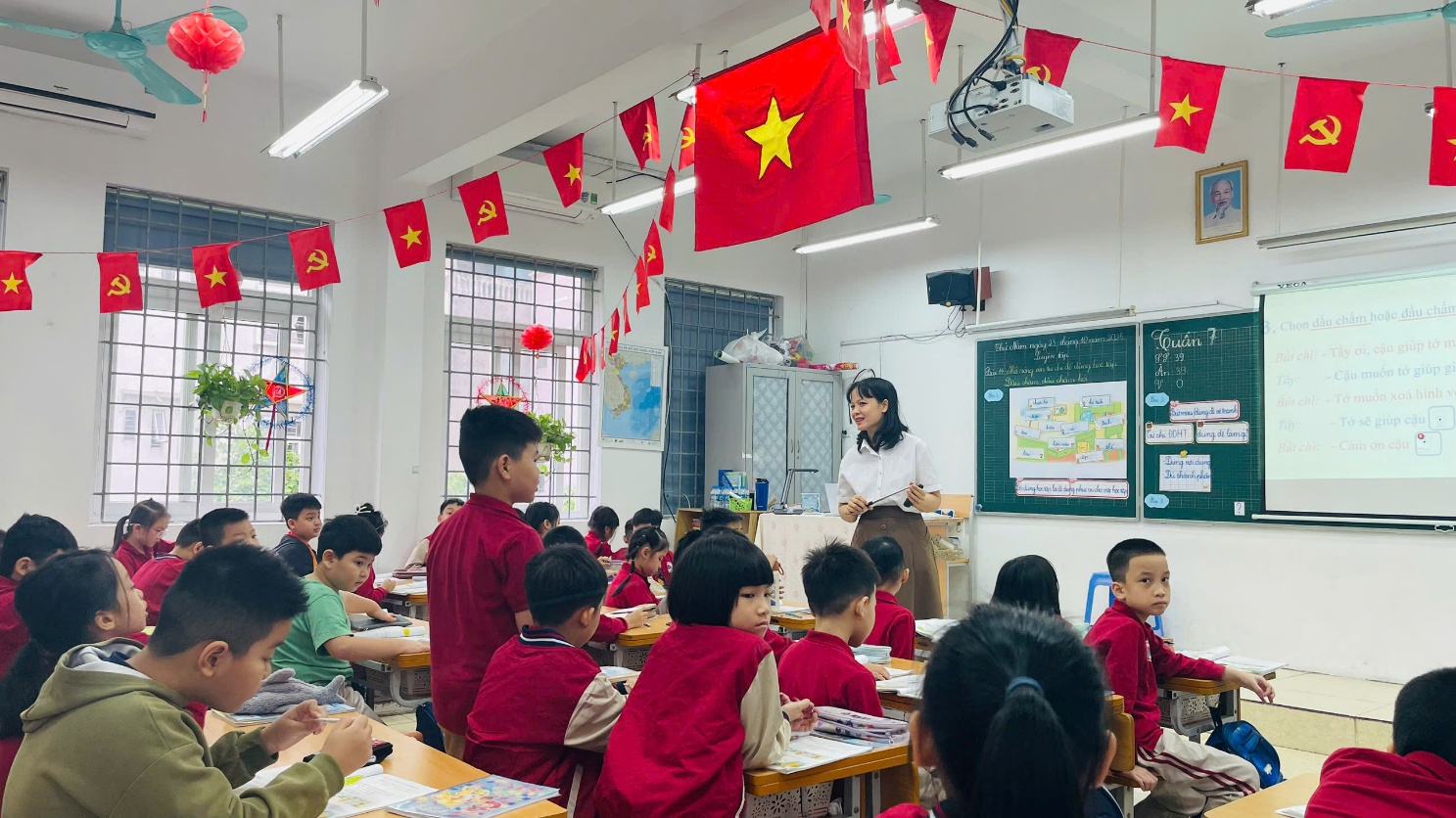 A group of children in a classroom

AI-generated content may be incorrect.