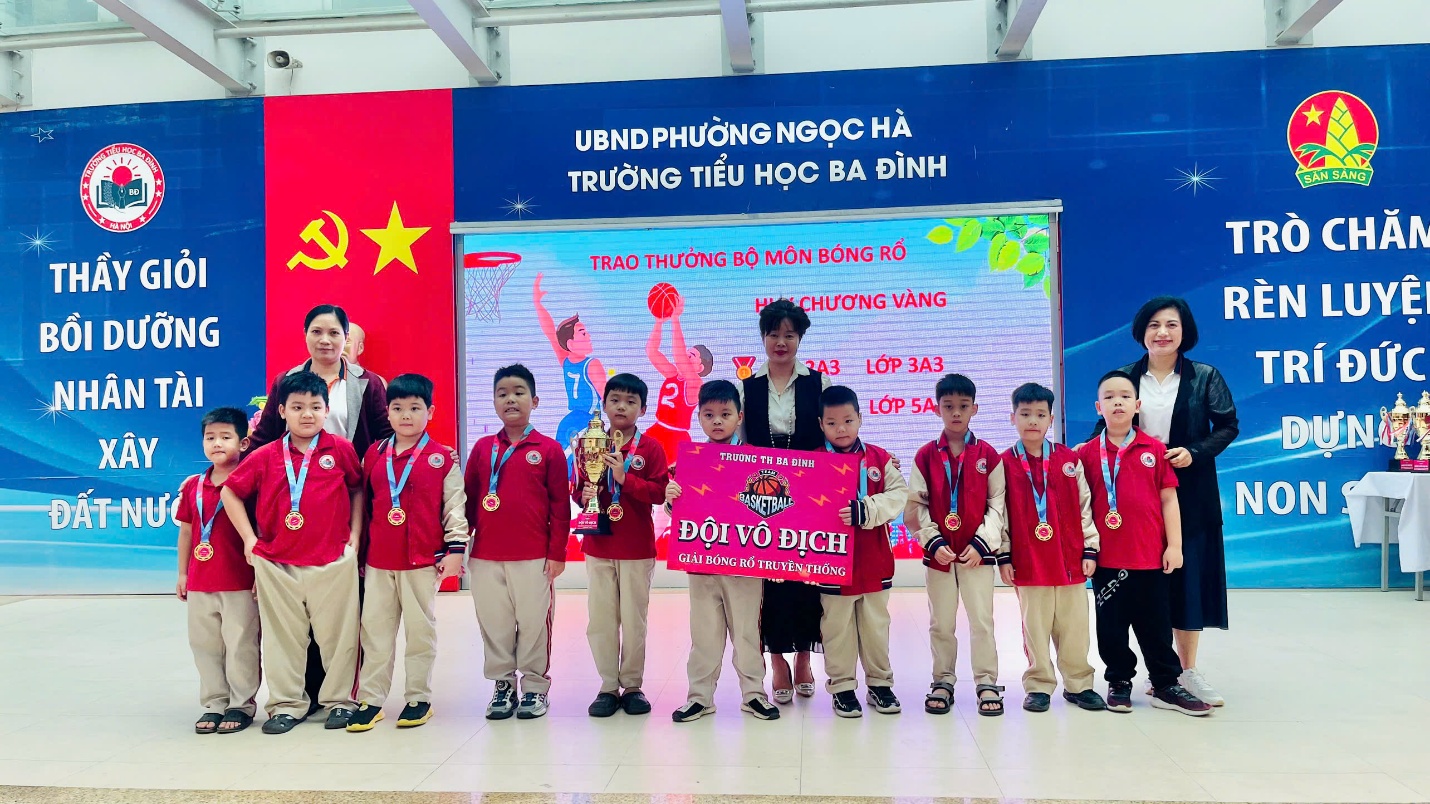 A group of children holding a sign

AI-generated content may be incorrect.