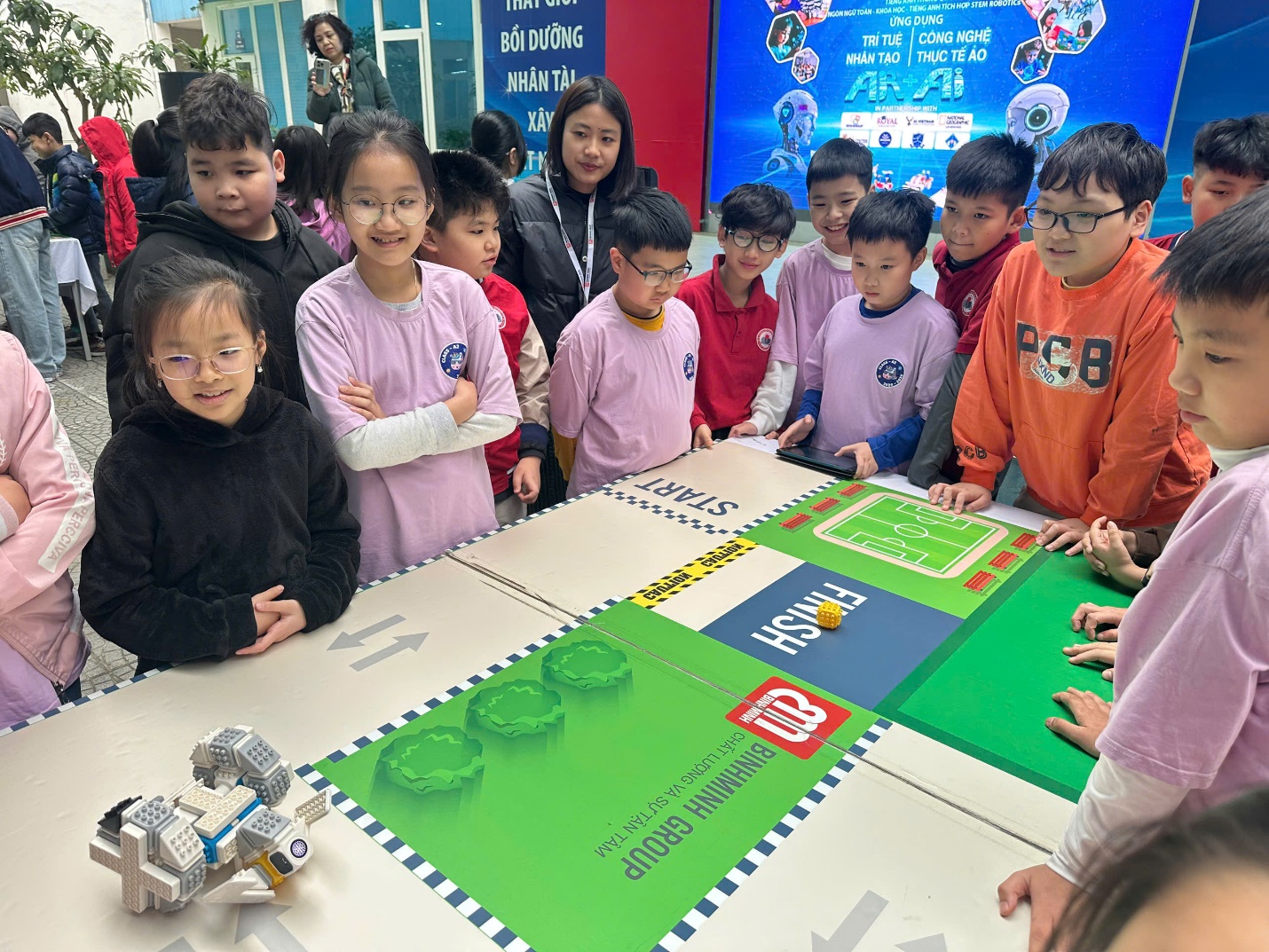 A group of children around a table

AI-generated content may be incorrect.