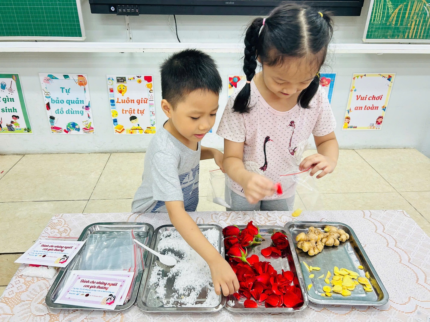 A child and child playing with food

AI-generated content may be incorrect.