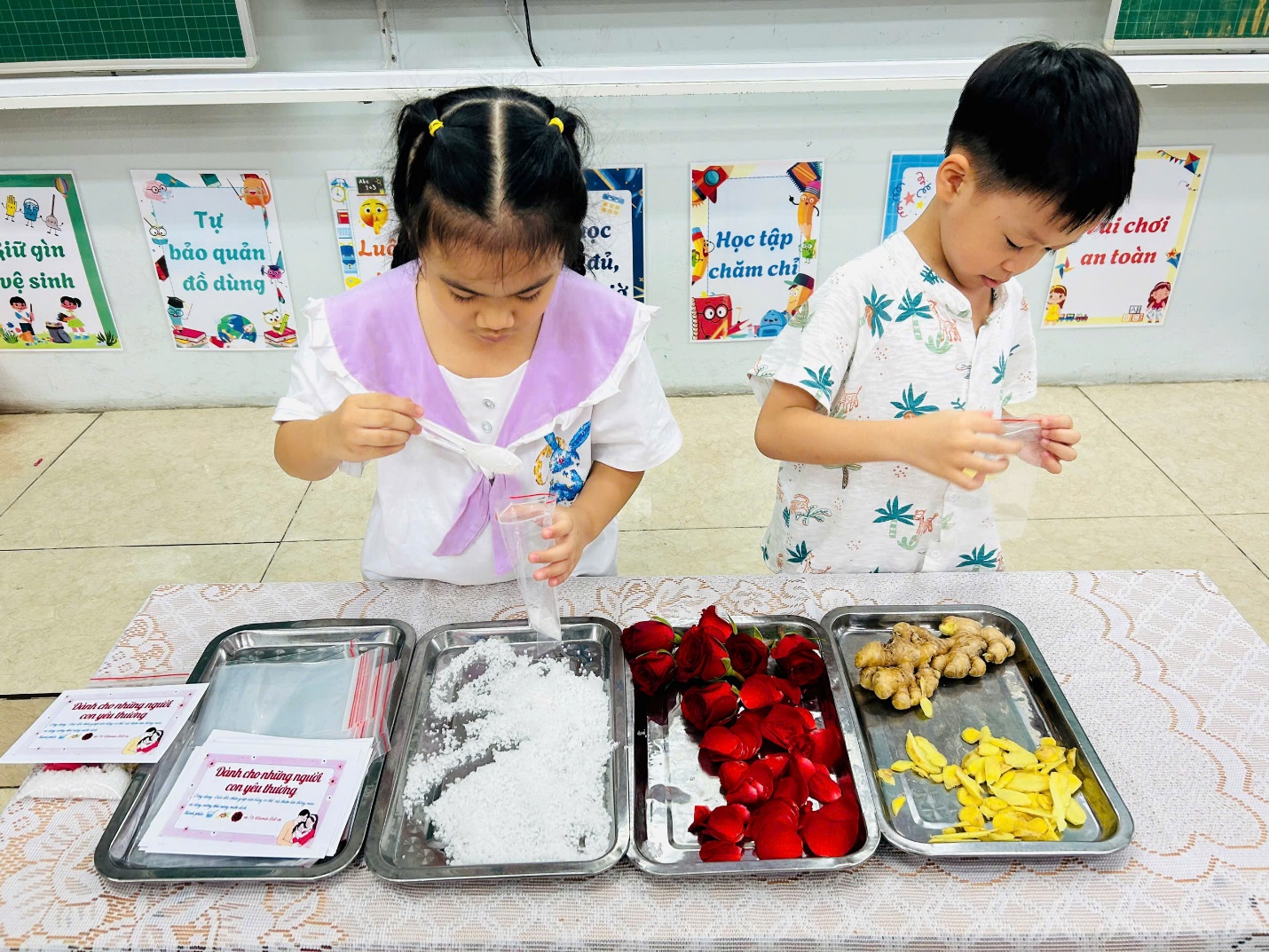A child and child making food

AI-generated content may be incorrect.