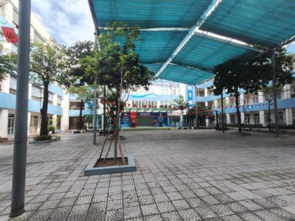 Trường Tiểu học Ba Đình khẩn trương dọn dẹp vệ sinh, sẵn sàng đón học sinh trở lại trường sau bão số 10