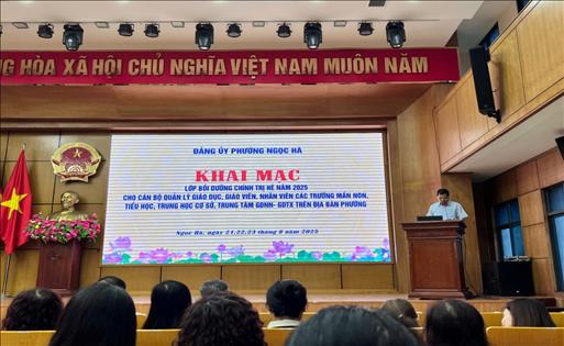Cán bộ, giáo viên trường Tiểu học Ba Đình tích cực tham gia Lớp bồi dưỡng lý luận chính trị hè 2025