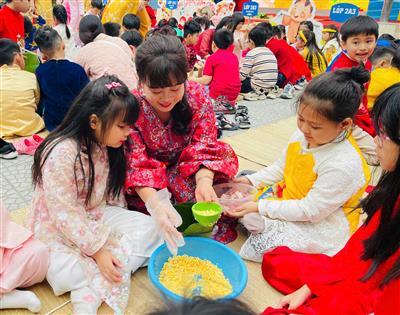 Gói trọn yêu thương trong từng chiếc bánh chưng xanh – Sắc xuân rực rỡ với Ngày hội Bánh chưng 2026 cùng học sinh khối 2 Trường Tiểu học Ba Đình