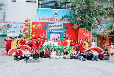 Ngày hội bánh chưng - Nét đẹp Tết cổ truyền trong lòng học sinh Khối 4
