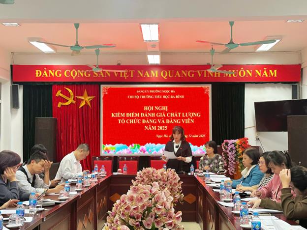 Chi bộ Trường Tiểu học Ba Đình tổ chức Hội nghị kiểm điểm, đánh giá chất lượng tổ chức Đảng và đảng viên