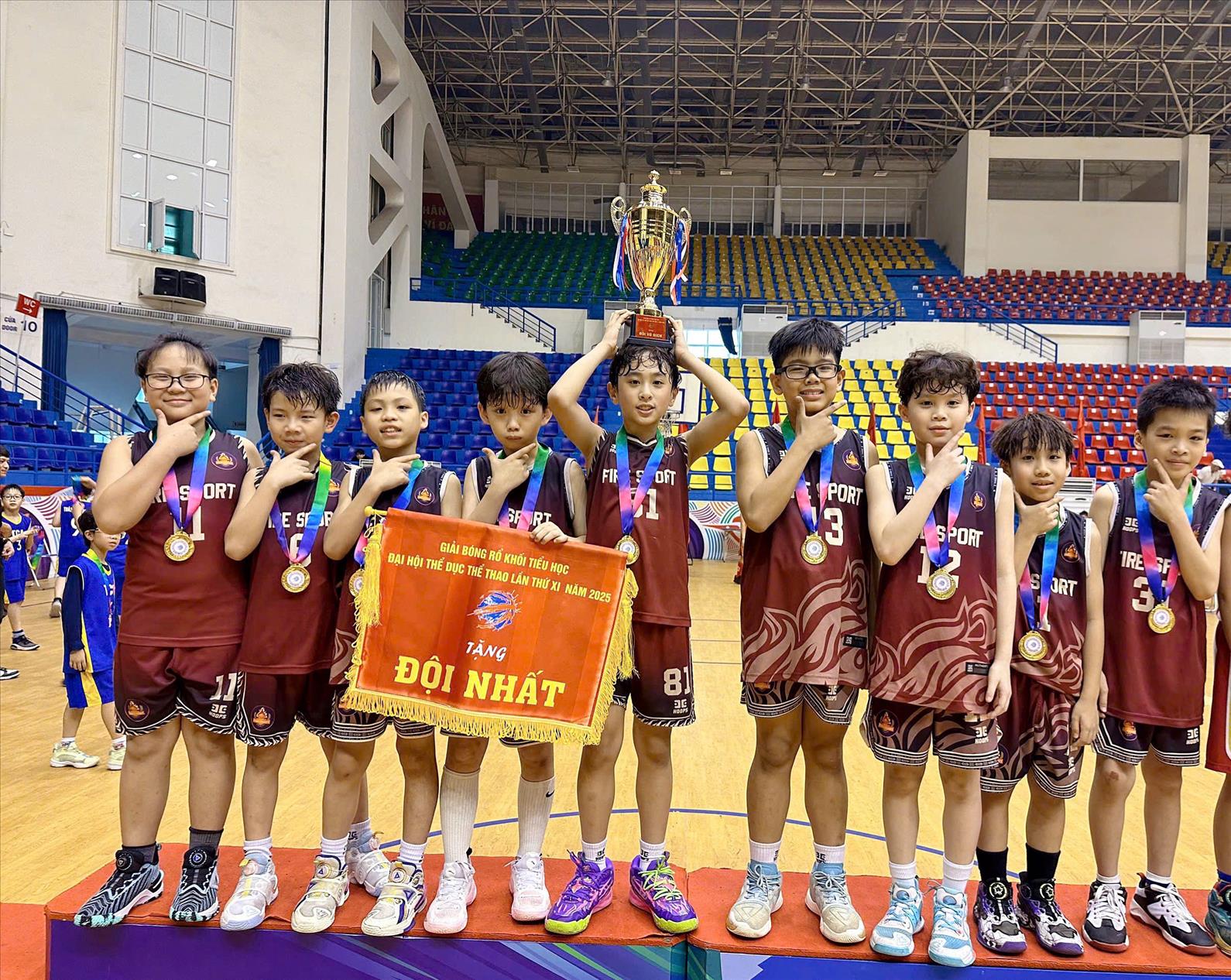 TRƯỜNG TIỂU HỌC BA ĐÌNH XUẤT SẮC VÔ ĐỊCH GIẢI BÓNG RỔ HỌC SINH QUẬN BA ĐÌNH NĂM 2025