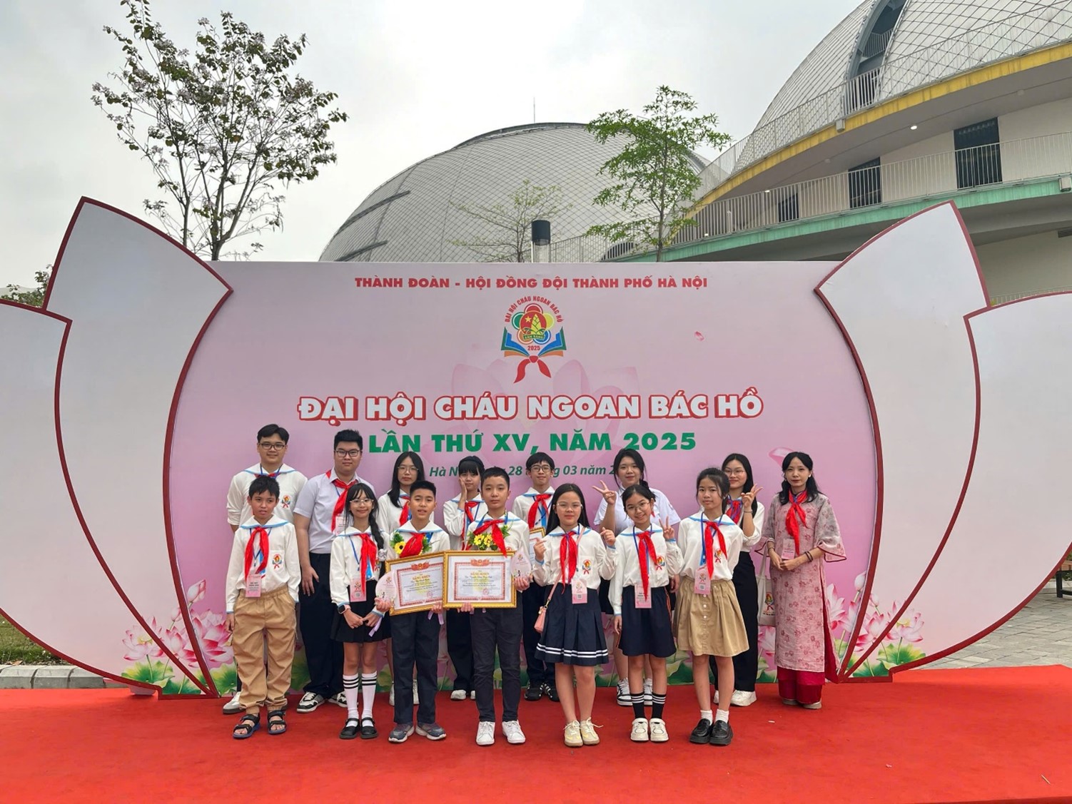 Đội viên Liên đội trường Tiểu học Ba Đình tham dự Đại hội Cháu ngoan Bác Hồ thành phố Hà Nội lần thứ XV