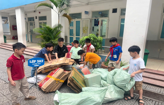 Học sinh trường Tiểu học Ba Đình luôn tích cực tham gia phong trào “Kế hoạch nhỏ”
