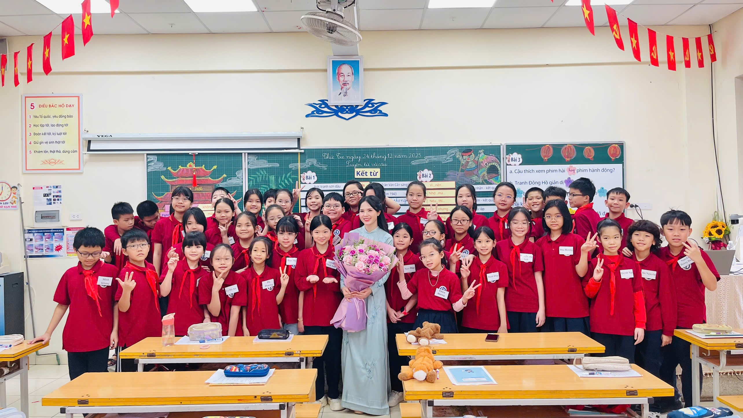 A group of students in a classroom

Description automatically generated