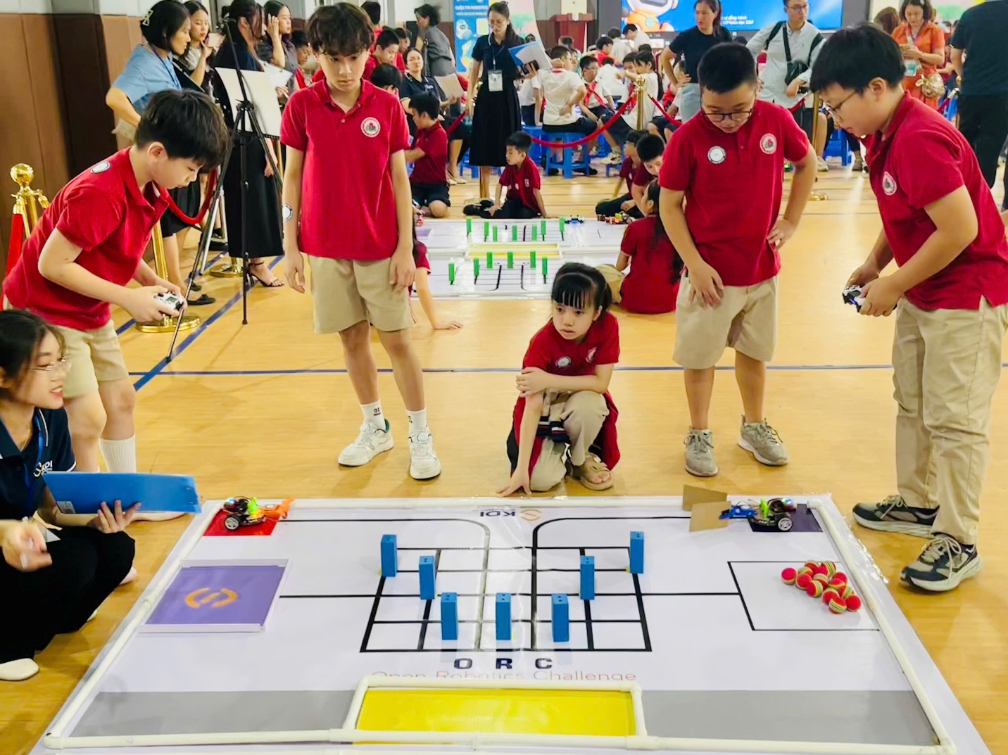 A group of kids playing a game

AI-generated content may be incorrect.